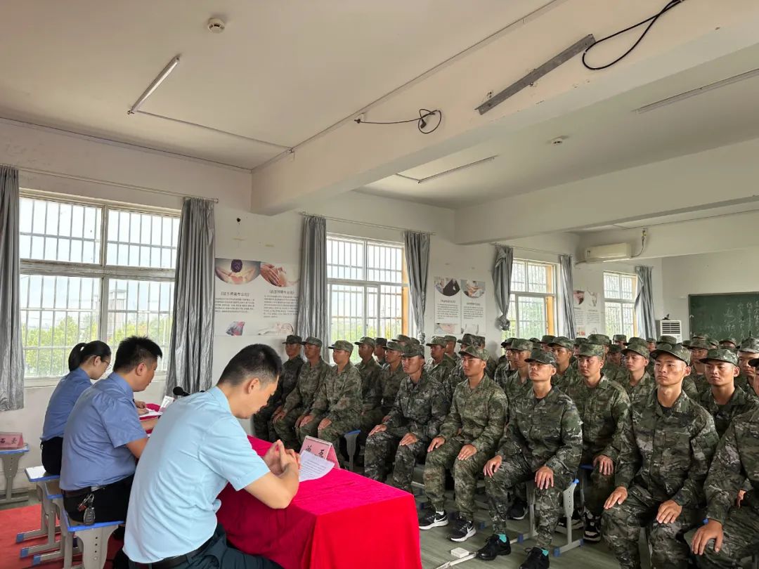 4.3送法进军营 普法润兵心——固始县检察院开展送法助征兵活动.jpg